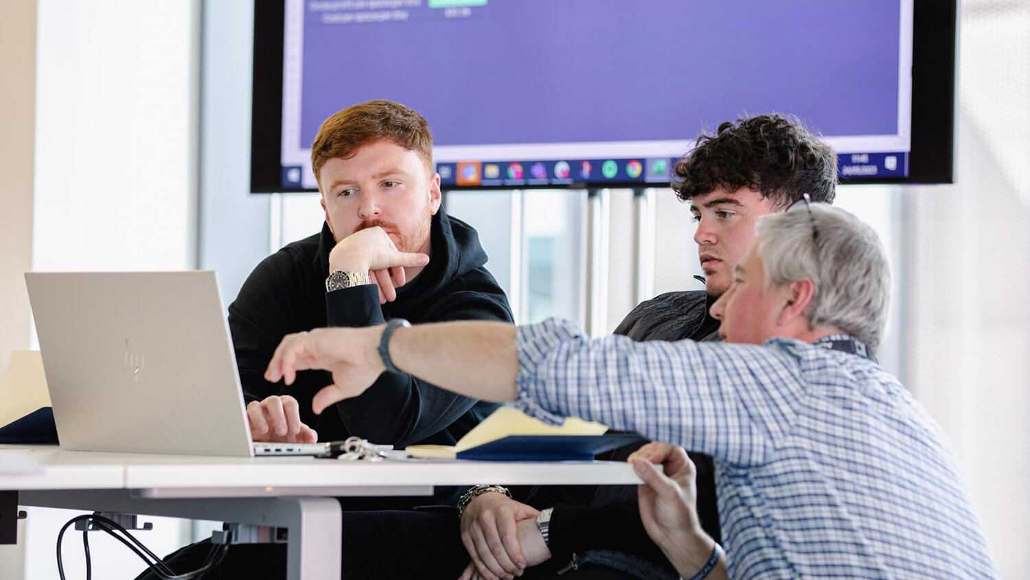 Autortrader software engineers being mentored Autortrader software engineers being mentored